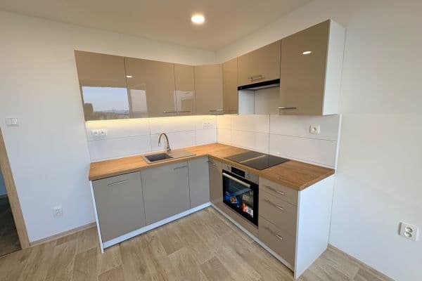 1 bedroom with open-plan kitchen flat to rent, 40 m², Kutnohorská, Česká Lípa, Liberecký Region 1 bedroom with open-plan kitchen flat to rent, 40 m², Kutnohorská, Česká Lípa, Liberecký Region