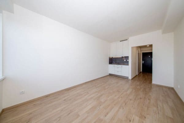 Studio flat to rent, 27 m², Peroutkova, Praha Studio flat to rent, 27 m², Peroutkova, Praha