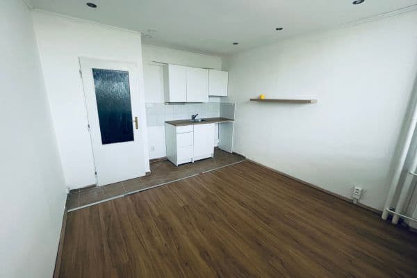 Studio flat to rent, 21 m², Jiráskova, Chomutov Studio flat to rent, 21 m², Jiráskova, Chomutov