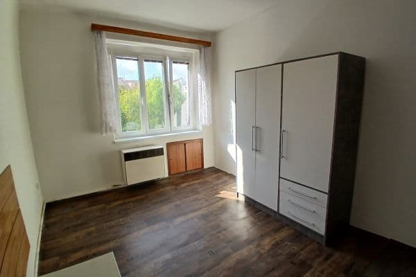 Studio flat to rent, 20 m², Kovářská, Praha Studio flat to rent, 20 m², Kovářská, Praha