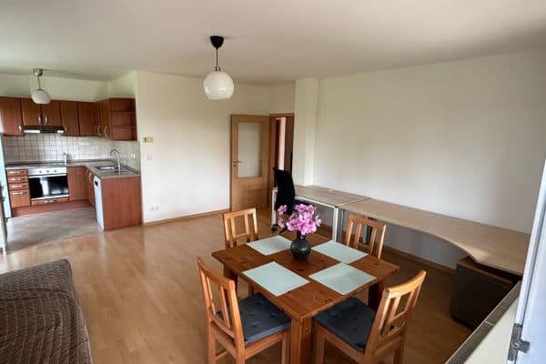 2 bedroom with open-plan kitchen flat to rent, 85 m², Za Podjezdem, Praha 2 bedroom with open-plan kitchen flat to rent, 85 m², Za Podjezdem, Praha