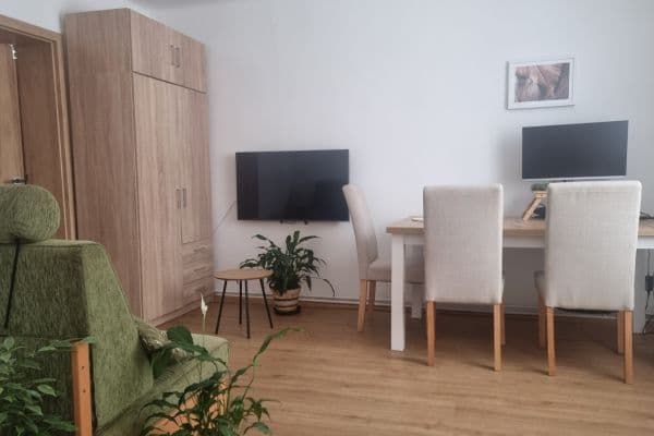 2 bedroom with open-plan kitchen flat to rent, 53 m², Komenského, Trutnov, Královéhradecký Region 2 bedroom with open-plan kitchen flat to rent, 53 m², Komenského, Trutnov, Královéhradecký Region