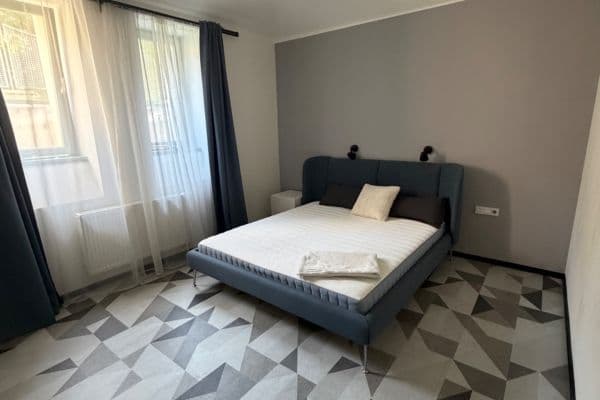 2 bedroom with open-plan kitchen flat to rent, 120 m², Jinonická, Praha 2 bedroom with open-plan kitchen flat to rent, 120 m², Jinonická, Praha
