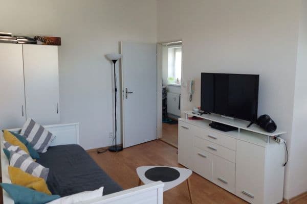 Studio flat to rent, 23 m², U Zahradního města, Praha Studio flat to rent, 23 m², U Zahradního města, Praha
