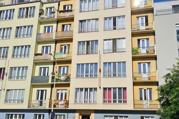 1 bedroom with open-plan kitchen flat to rent, 53 m², Jankovcova, Praha 1 bedroom with open-plan kitchen flat to rent, 53 m², Jankovcova, Praha