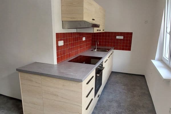 3 bedroom with open-plan kitchen flat to rent, 78 m², Svojšovická, Praha 3 bedroom with open-plan kitchen flat to rent, 78 m², Svojšovická, Praha