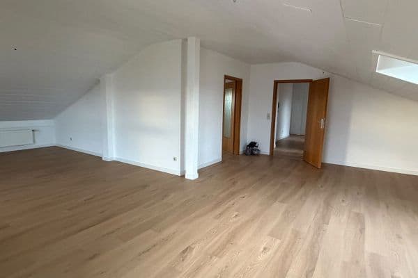 3 bedroom with open-plan kitchen flat to rent, 115 m², Brühl 3 bedroom with open-plan kitchen flat to rent, 115 m², Brühl