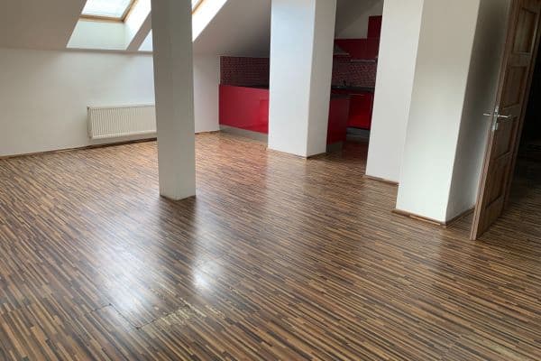 1 bedroom with open-plan kitchen flat to rent, 86 m², Jeremenkova, Praha 1 bedroom with open-plan kitchen flat to rent, 86 m², Jeremenkova, Praha