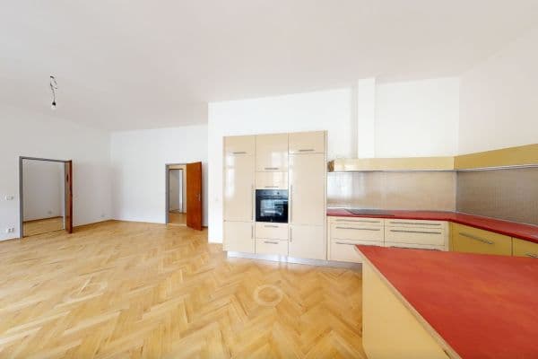 4 bedroom with open-plan kitchen flat to rent, 155 m², Národní, Praha 4 bedroom with open-plan kitchen flat to rent, 155 m², Národní, Praha