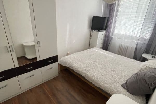 1 bedroom with open-plan kitchen flat to rent, 60 m², Ke Kamínce, Praha 1 bedroom with open-plan kitchen flat to rent, 60 m², Ke Kamínce, Praha