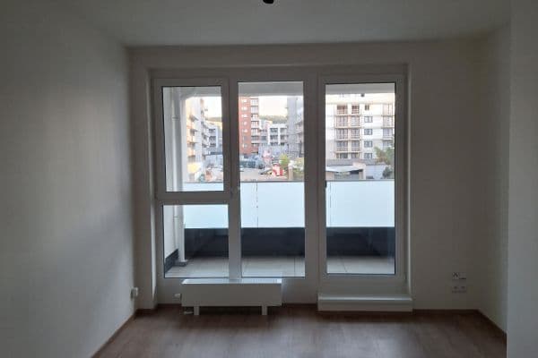 1 bedroom with open-plan kitchen flat to rent, 43 m², Pod Harfou, Praha 1 bedroom with open-plan kitchen flat to rent, 43 m², Pod Harfou, Praha
