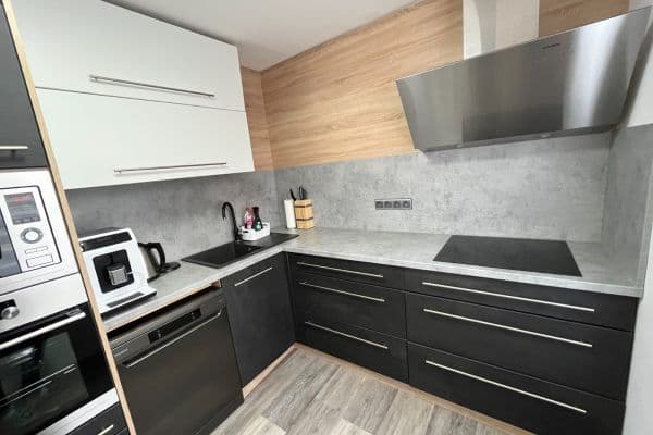 2 bedroom with open-plan kitchen flat to rent, 69 m², Bělehradská, Most, Ústecký Region 2 bedroom with open-plan kitchen flat to rent, 69 m², Bělehradská, Most, Ústecký Region