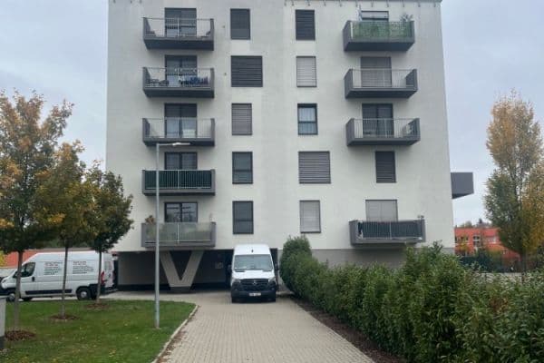Studio flat to rent, 31 m², Za černým mostem, Praha Studio flat to rent, 31 m², Za černým mostem, Praha