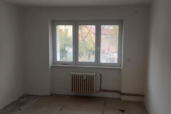 2 bedroom flat to rent, 65 m², Klínovecká, Ostrov 2 bedroom flat to rent, 65 m², Klínovecká, Ostrov