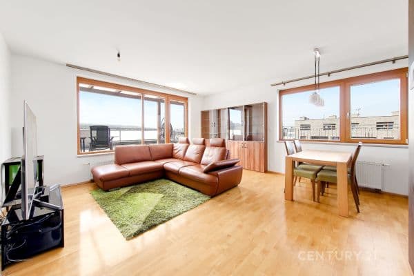 4 bedroom with open-plan kitchen flat for sale, 120 m², Československého exilu, Praha 4 bedroom with open-plan kitchen flat for sale, 120 m², Československého exilu, Praha