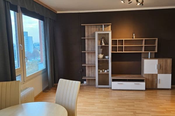 2 bedroom with open-plan kitchen flat to rent, 66 m², Třebenická, Praha 2 bedroom with open-plan kitchen flat to rent, 66 m², Třebenická, Praha