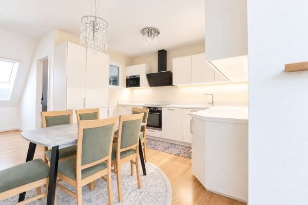 3 bedroom with open-plan kitchen flat to rent, 93 m², Urxova, Praha 3 bedroom with open-plan kitchen flat to rent, 93 m², Urxova, Praha
