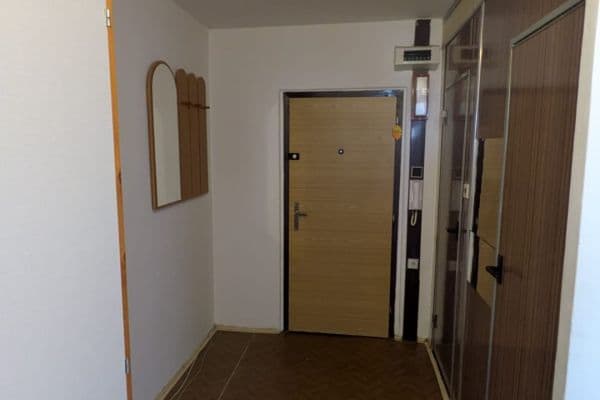 1 bedroom with open-plan kitchen flat to rent, 42 m², Galandova, Praha 1 bedroom with open-plan kitchen flat to rent, 42 m², Galandova, Praha