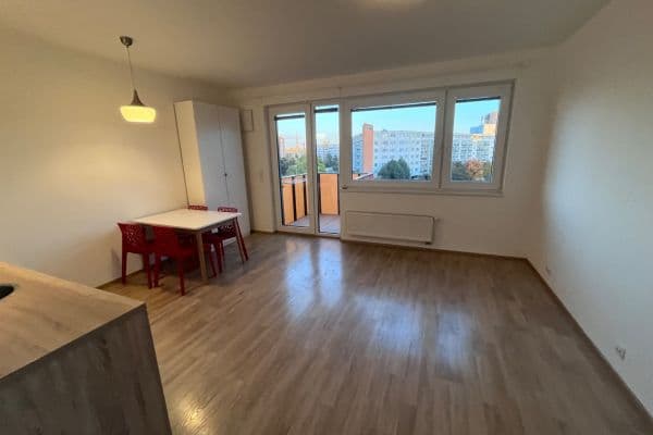 Studio flat to rent, 32 m², Bolevecká, Praha Studio flat to rent, 32 m², Bolevecká, Praha