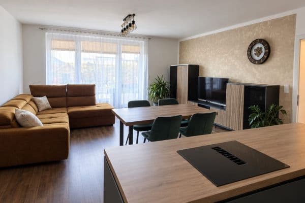 3 bedroom with open-plan kitchen flat for sale, 102 m², Kardausova, Praha 3 bedroom with open-plan kitchen flat for sale, 102 m², Kardausova, Praha