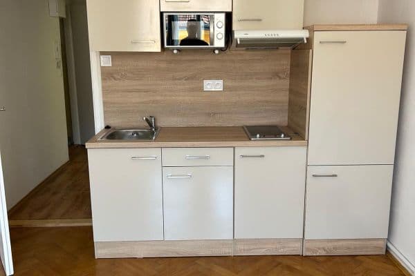 Studio flat to rent, 22 m², Žitomírská, Praha Studio flat to rent, 22 m², Žitomírská, Praha