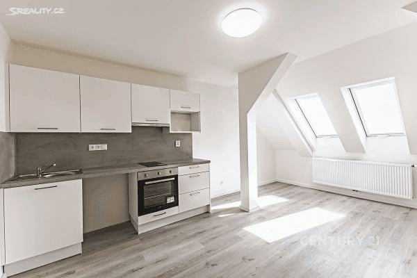 1 bedroom with open-plan kitchen flat to rent, 33 m², Humna, Kladno 1 bedroom with open-plan kitchen flat to rent, 33 m², Humna, Kladno