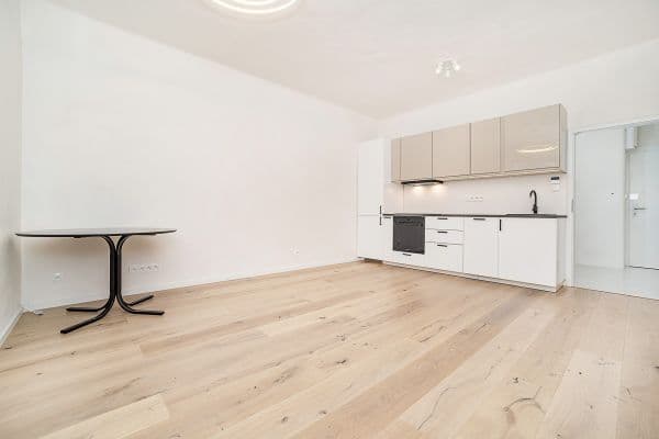Studio flat for sale, 30 m², Brtnická, Praha Studio flat for sale, 30 m², Brtnická, Praha
