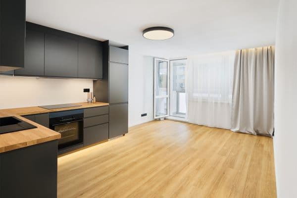 3 bedroom with open-plan kitchen flat for sale, 78 m², Nevanova, Praha 3 bedroom with open-plan kitchen flat for sale, 78 m², Nevanova, Praha