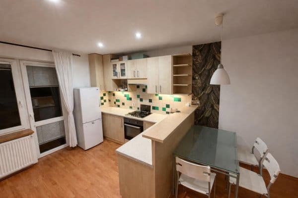 2 bedroom with open-plan kitchen flat to rent, 65 m², Zelená, Hradec Králové 2 bedroom with open-plan kitchen flat to rent, 65 m², Zelená, Hradec Králové
