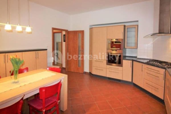 2 bedroom flat to rent, 68 m², U Okrouhlíku, Praha 2 bedroom flat to rent, 68 m², U Okrouhlíku, Praha