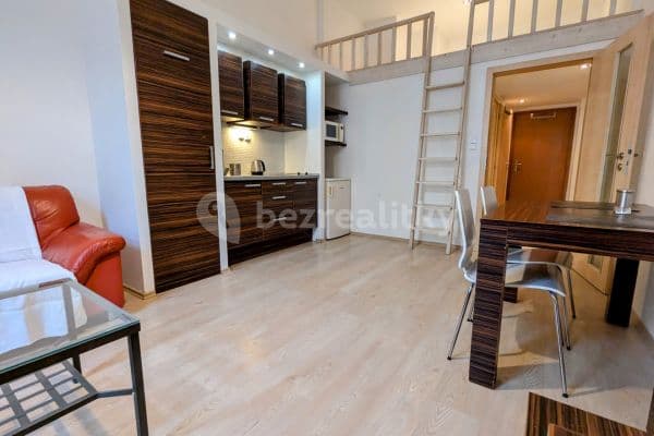 Studio flat to rent, 36 m², Špitálská, Studio flat to rent, 36 m², Špitálská,