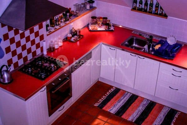 3 bedroom with open-plan kitchen flat to rent, 150 m², Stroupežnického, Praha 3 bedroom with open-plan kitchen flat to rent, 150 m², Stroupežnického, Praha