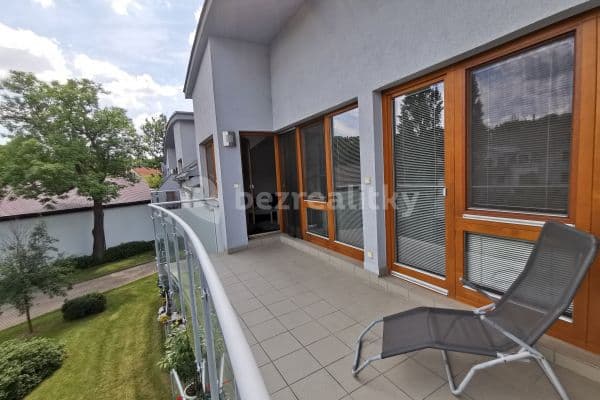 3 bedroom with open-plan kitchen flat to rent, 111 m², Hrdlořezská, Praha 9 3 bedroom with open-plan kitchen flat to rent, 111 m², Hrdlořezská, Praha 9