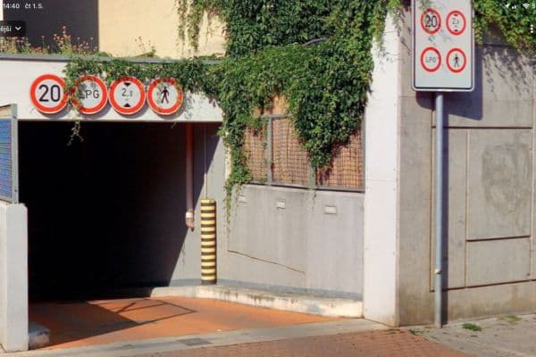 garage to rent, 16 m², Varhulíkové, Praha garage to rent, 16 m², Varhulíkové, Praha