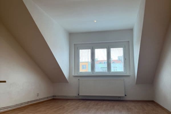 Small studio flat to rent, 23 m², Na Pankráci, Small studio flat to rent, 23 m², Na Pankráci,