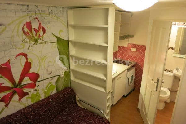 Small studio flat to rent, 15 m², Řehořova, Praha Small studio flat to rent, 15 m², Řehořova, Praha