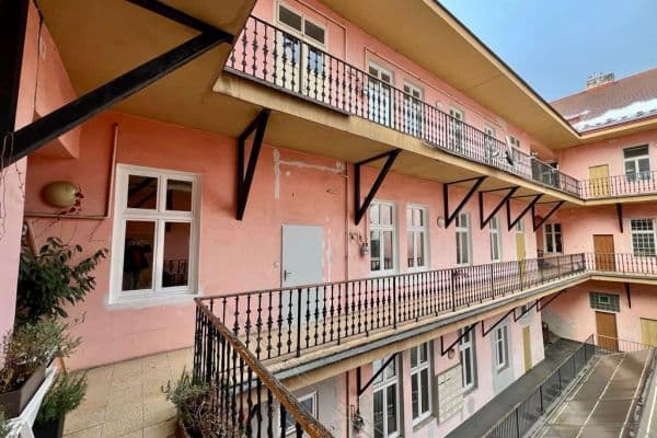 1 bedroom flat to rent, 48 m², Štefánikova, Praha 1 bedroom flat to rent, 48 m², Štefánikova, Praha