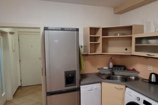 1 bedroom with open-plan kitchen flat to rent, 39 m², Švehlova, Šlapanice 1 bedroom with open-plan kitchen flat to rent, 39 m², Švehlova, Šlapanice