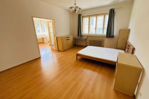 3 bedroom flat to rent, 90 m², Husinecká, 3 bedroom flat to rent, 90 m², Husinecká,