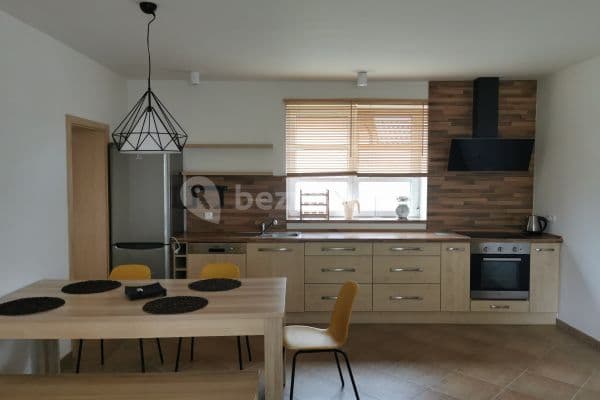 2 bedroom with open-plan kitchen flat to rent, 85 m², Janáčkova, Čeperka 2 bedroom with open-plan kitchen flat to rent, 85 m², Janáčkova, Čeperka