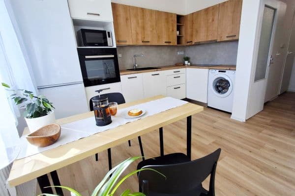 1 bedroom flat to rent, 39 m², Strážnická, Plzeň, Plzeňský Region 1 bedroom flat to rent, 39 m², Strážnická, Plzeň, Plzeňský Region