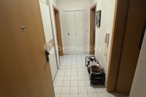 1 bedroom with open-plan kitchen flat to rent, 57 m², Jozefa Gabčíka, Pardubice 1 bedroom with open-plan kitchen flat to rent, 57 m², Jozefa Gabčíka, Pardubice