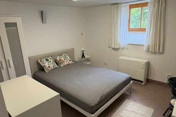 Small studio flat to rent, 12 m², Vlnitá, Small studio flat to rent, 12 m², Vlnitá,