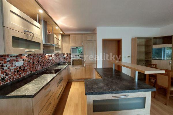 2 bedroom with open-plan kitchen flat to rent, 72 m², Ke Korunce, 