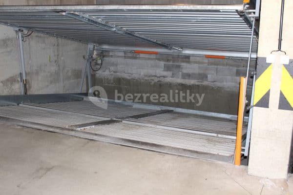 garage to rent, 13 m², Františka Kadlece, Praha garage to rent, 13 m², Františka Kadlece, Praha