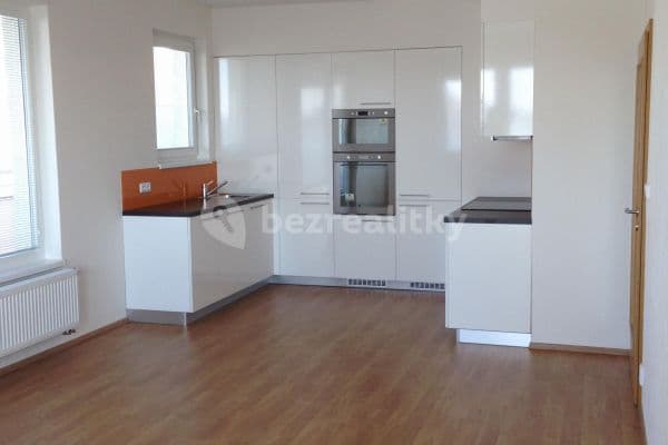 1 bedroom with open-plan kitchen flat to rent, 80 m², Modenská, Praha-Petrovice