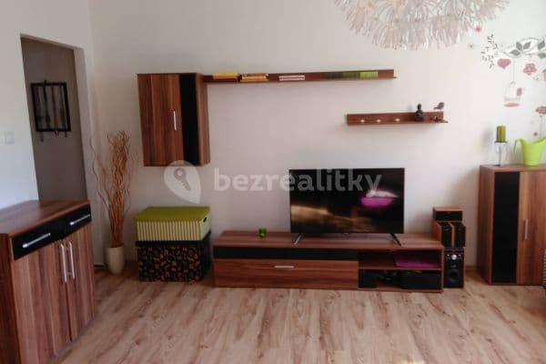 Small studio flat to rent, 30 m², Vinařská, Ústí nad Labem-město