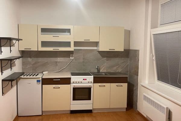 Small studio flat to rent, 27 m², Na Petynce, Praha Small studio flat to rent, 27 m², Na Petynce, Praha