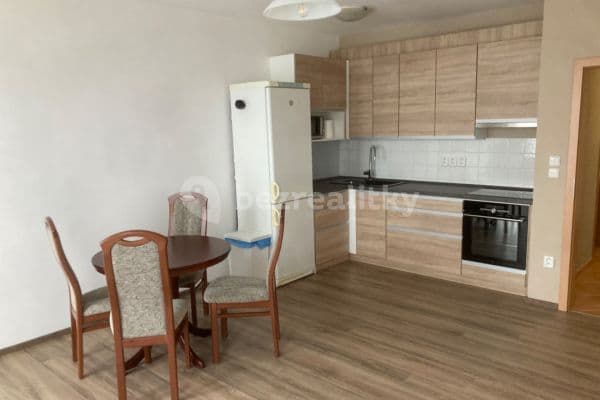 Studio flat to rent, 40 m², Názovská, Praha Studio flat to rent, 40 m², Názovská, Praha