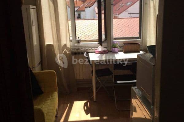1 bedroom with open-plan kitchen flat to rent, 38 m², Nuselská, Praha 1 bedroom with open-plan kitchen flat to rent, 38 m², Nuselská, Praha